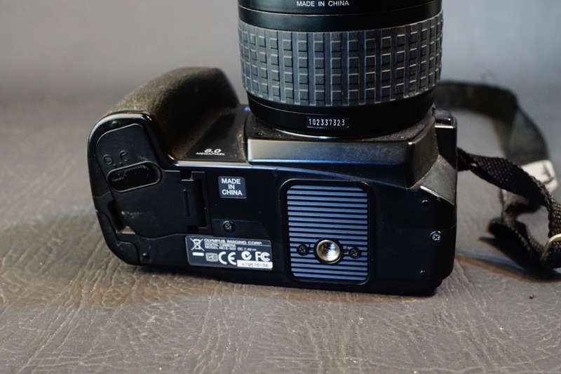 Olympus Evolt E-500 8MP DSLR Camera Zuiko 14-45mm Lens in Original Packaging **Great Condition**