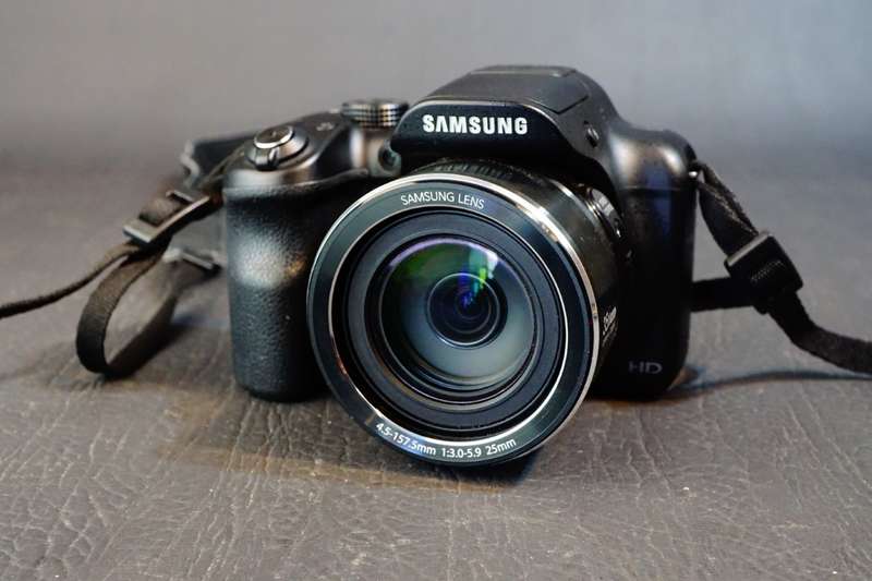 Samsung WB1100F 16.4 MP WiFi NFC Smart Digital Camera **Great Condition**