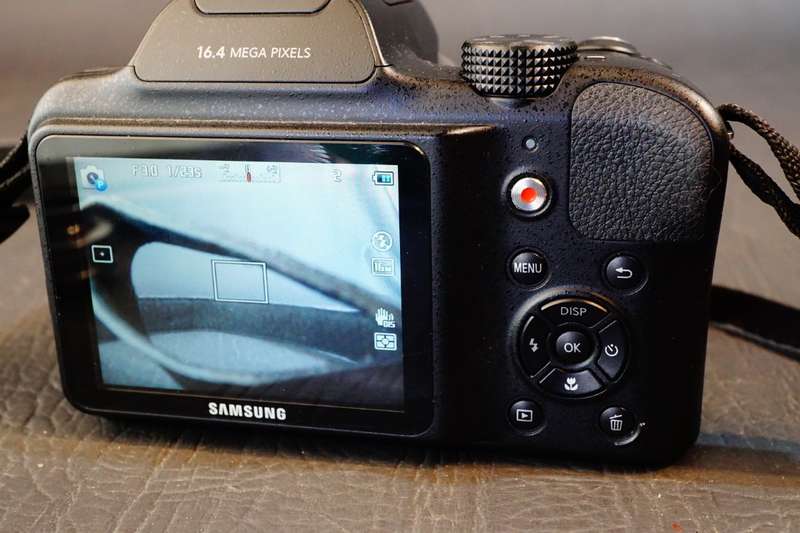 Samsung WB1100F 16.4 MP WiFi NFC Smart Digital Camera **Great Condition**