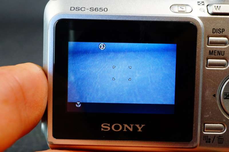 Sony CyberShot DSC-S650 Digital Camera Compact 7.2MP with Original Box **Good Condition**