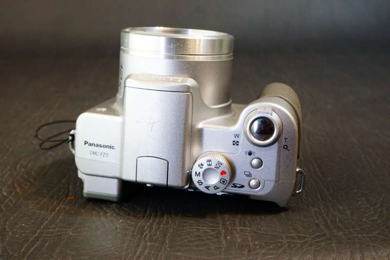 Panasonic Lumix DMC-FZ5 5.0MP Digital Bridge Camera