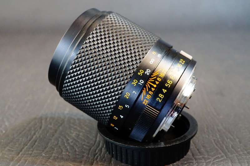 Yashica DBS 135mm f2.8 Lens in Contax CY Mount   **Good Condition**