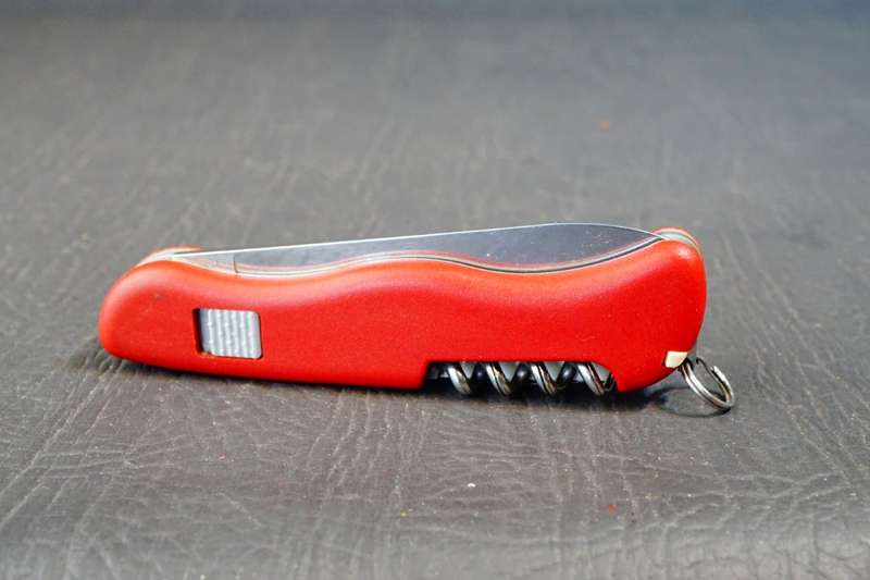 Victorinox Swiss Army Switzerland 4.5" Closed PICKNICKER Lock Blade Knife **Great Condition**