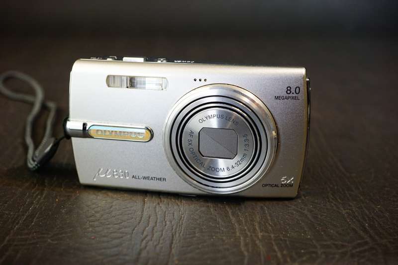 OLYMPUS mju 830 All Weather 8.0 MP Compact Digital Camera with 2 GB XD Card **Great Condition**