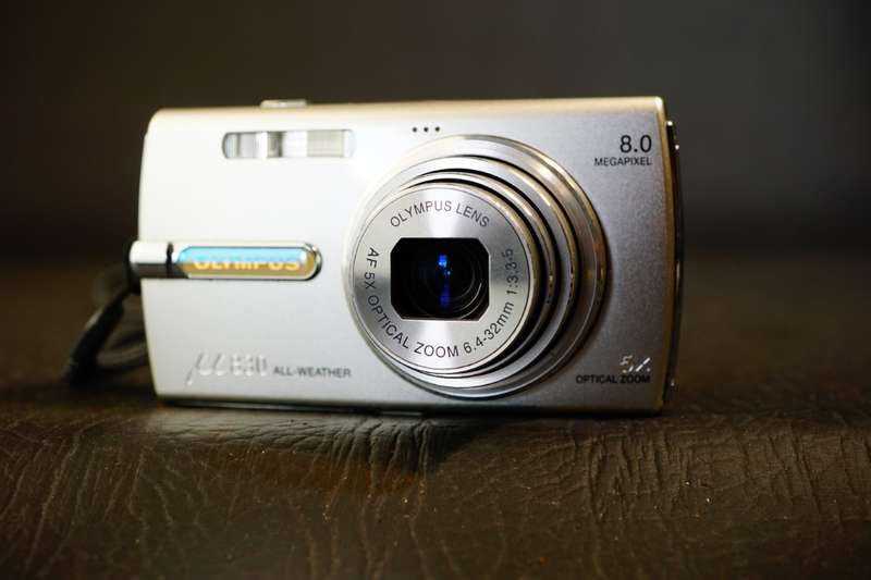 OLYMPUS mju 830 All Weather 8.0 MP Compact Digital Camera with 2 GB XD Card **Great Condition**