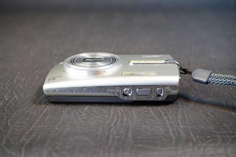 OLYMPUS mju 830 All Weather 8.0 MP Compact Digital Camera with 2 GB XD Card **Great Condition**