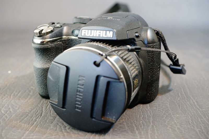 Fujifilm FinePix S3300 Digital Camera 14MP 24X Optical Zoom **Good Condition**