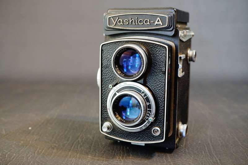 Yashica-A 6x6 TLR with Yashikor 80mm F3.5 Lens 120 Roll Film Camera **Great Condition**