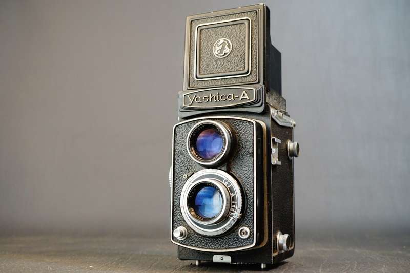 Yashica-A 6x6 TLR with Yashikor 80mm F3.5 Lens 120 Roll Film Camera **Great Condition**