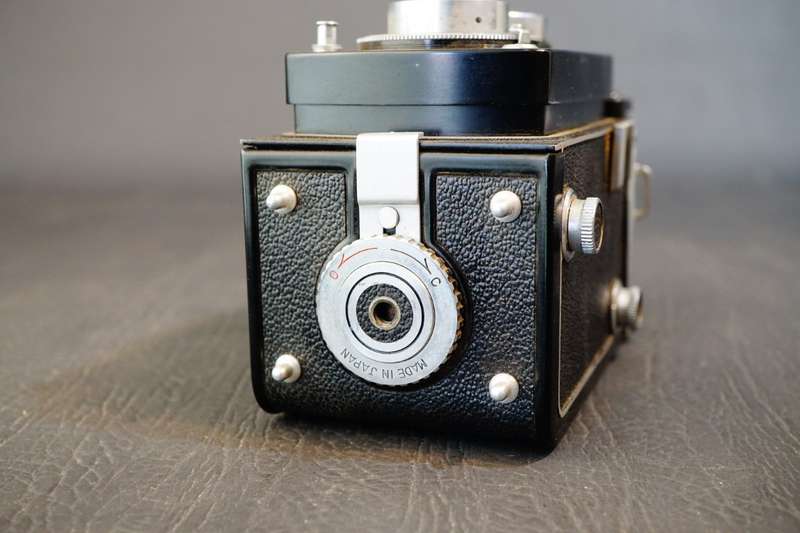 Yashica-A 6x6 TLR with Yashikor 80mm F3.5 Lens 120 Roll Film Camera **Great Condition**