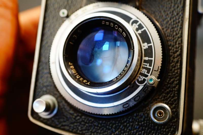Yashica-A 6x6 TLR with Yashikor 80mm F3.5 Lens 120 Roll Film Camera **Great Condition**