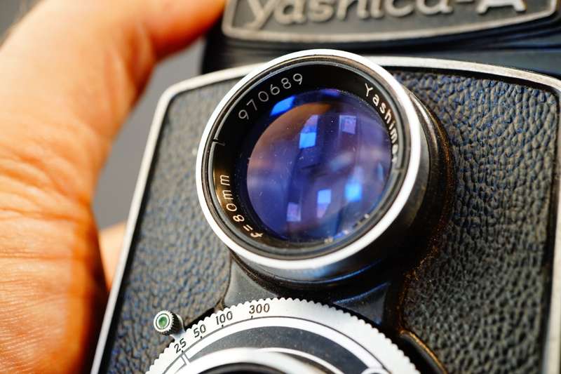 Yashica-A 6x6 TLR with Yashikor 80mm F3.5 Lens 120 Roll Film Camera **Great Condition**