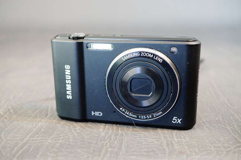 Samsung ES90 14.2MP Digital Camera Black 5X Optical Zoom HD Smart Auto **Great Condition**