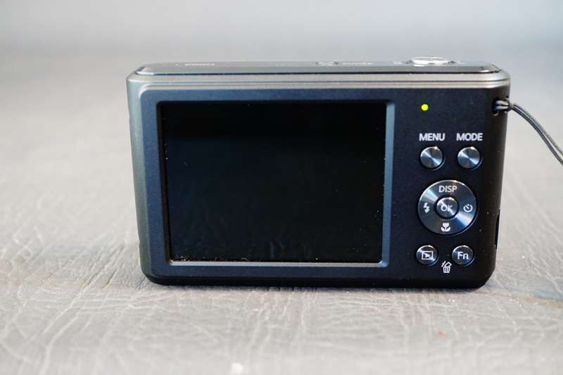 Samsung ES90 14.2MP Digital Camera Black 5X Optical Zoom HD Smart Auto **Great Condition**