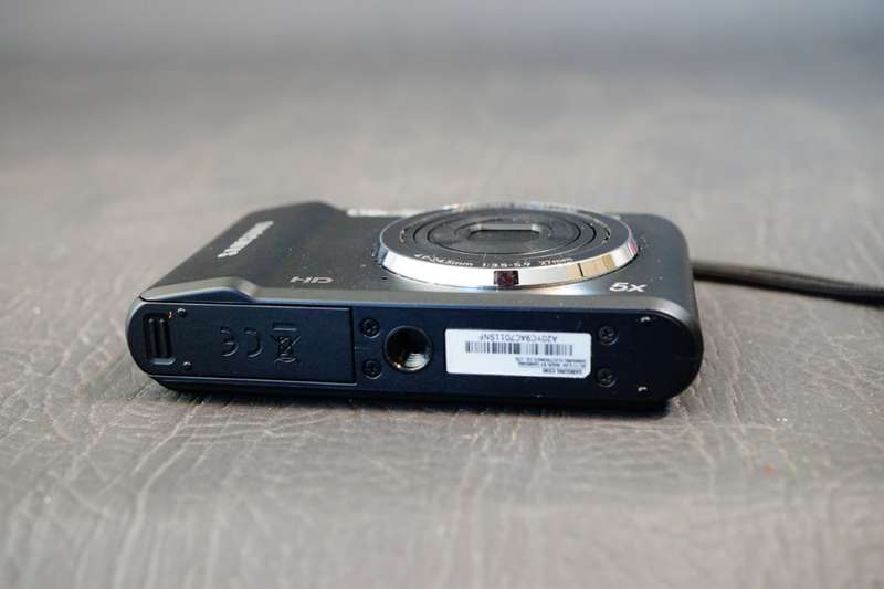 Samsung ES90 14.2MP Digital Camera Black 5X Optical Zoom HD Smart Auto **Great Condition**