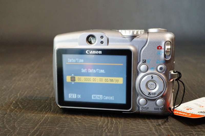 Canon PowerShot A710 IS Compact Digital Camera 7.1MP 6x Zoom CCD **New Old Stock, Mint Condition**