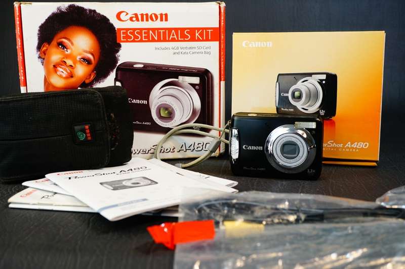 Canon PowerShot A480 10.0MP Compact Digital Camera Complete Kit with Original Box **Good Condition**