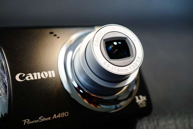 Canon PowerShot A480 10.0MP Compact Digital Camera Complete Kit with Original Box **Good Condition**