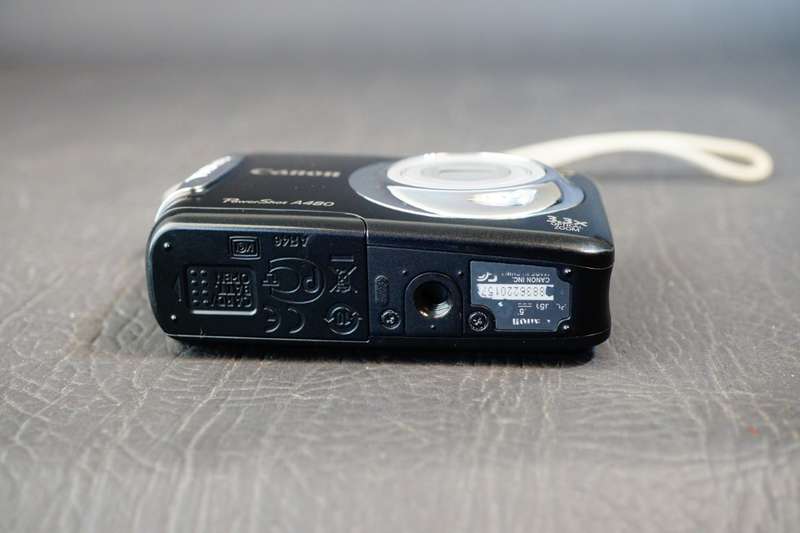Canon PowerShot A480 10.0MP Compact Digital Camera Complete Kit with Original Box **Good Condition**