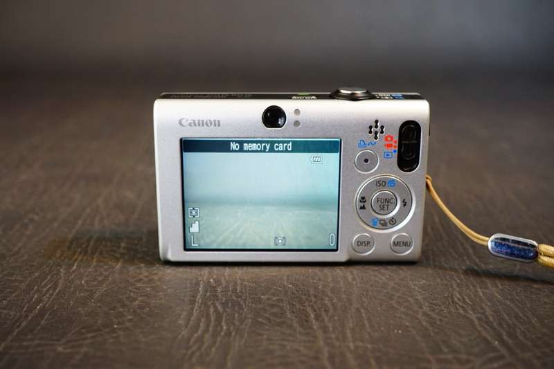 Canon PowerShot ELPH/IXUS 80 IS SD1100 IS 8.0MP Compact Digital Camera **Great Condition**