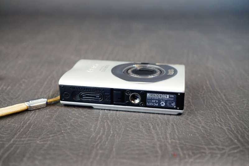 Canon PowerShot ELPH/IXUS 80 IS SD1100 IS 8.0MP Compact Digital Camera **Great Condition**