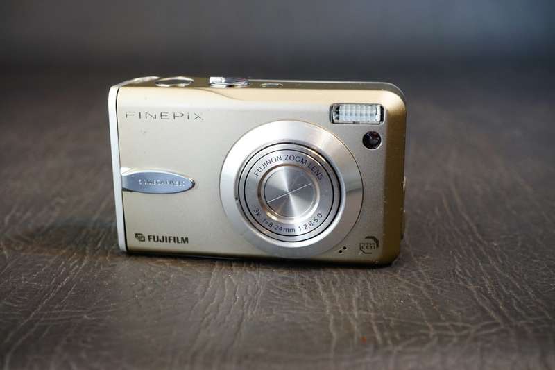 Fujifilm FinePix F30 Digital Camera