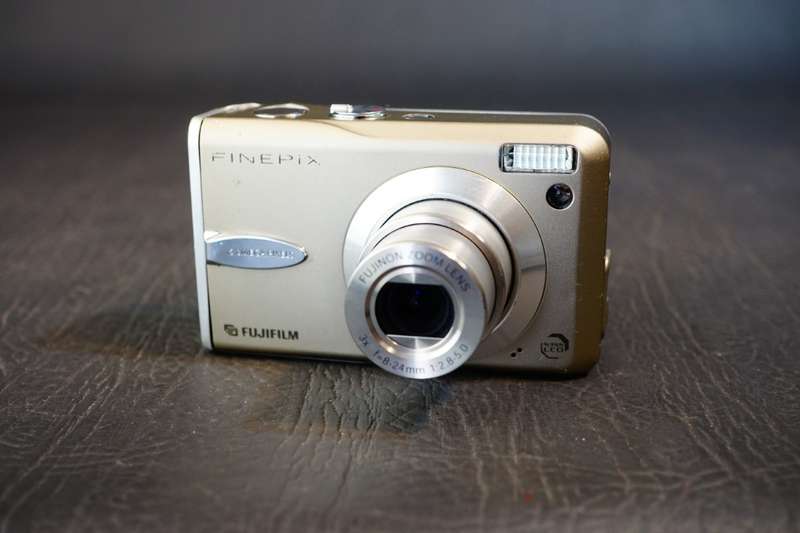 Fujifilm FinePix F30 Digital Camera