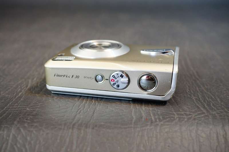 Fujifilm FinePix F30 Digital Camera