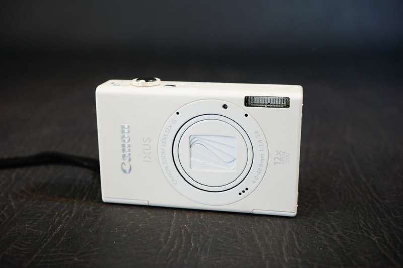 Canon IXUS 510 HS/ ELPH 530 IXY 1  10.1 MP 12x Opt. Zoom WHITE Digital Camera **Great Condition**
