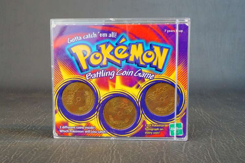 1999 Hasbro Pokemon Battling Coin Game **Great Condition**