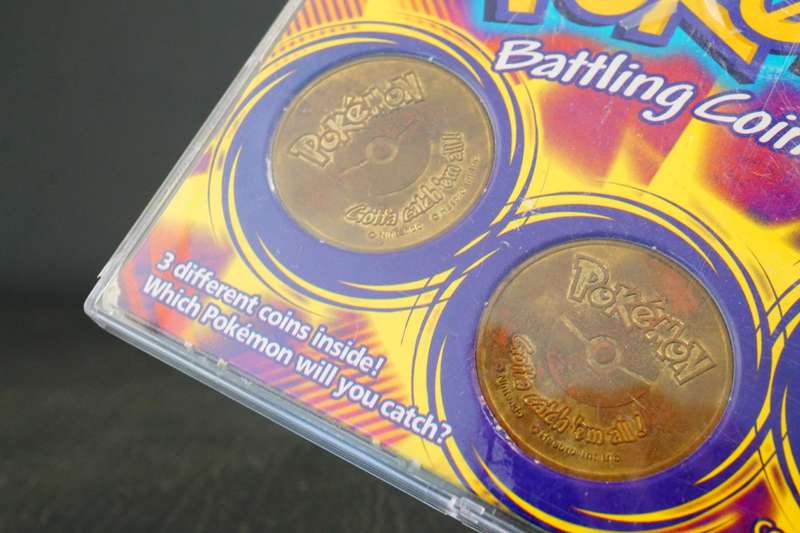 1999 Hasbro Pokemon Battling Coin Game **Great Condition**