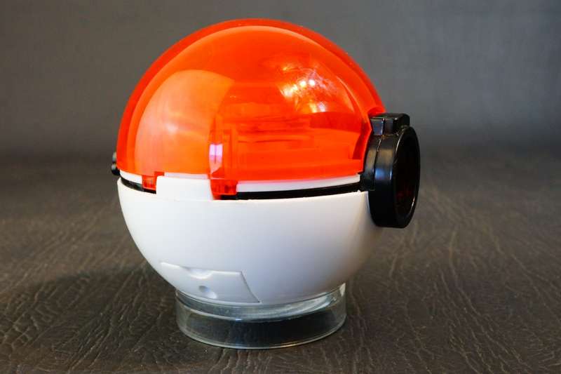 Vintage Pokemon Poke-ball Marble Shooter Charizard #06 2000 Nintendo Original  **Great Condition**