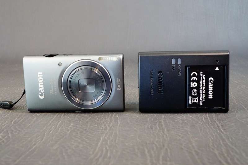 Canon IXUS 140/PowerShot ELPH 130 IS 16.0MP Digital Camera 8xOptical Zoom **Great Condition**