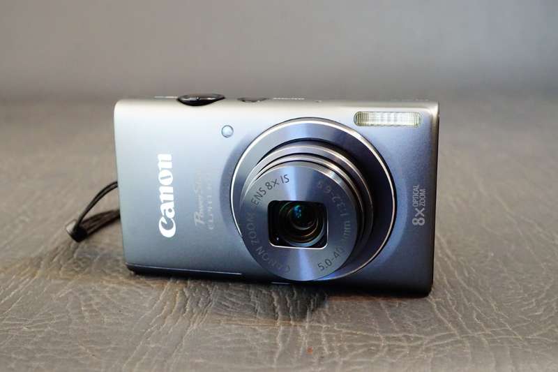 Canon IXUS 140/PowerShot ELPH 130 IS 16.0MP Digital Camera 8xOptical Zoom **Great Condition**