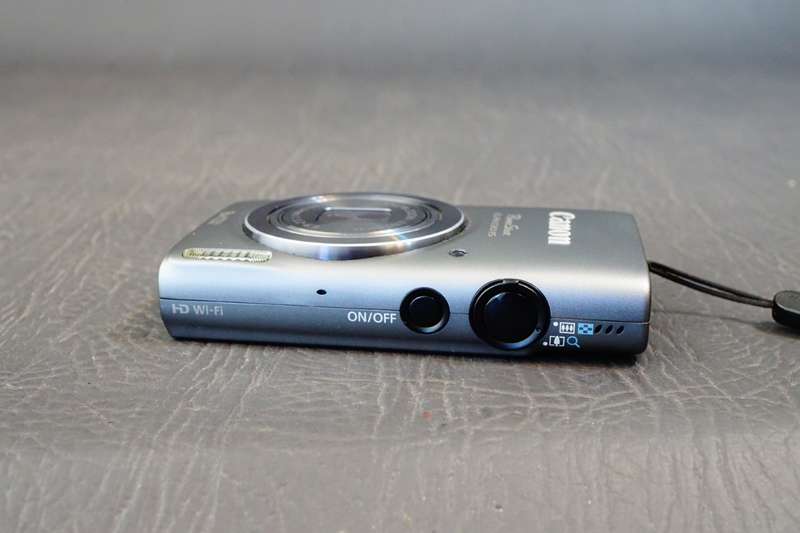 Canon IXUS 140/PowerShot ELPH 130 IS 16.0MP Digital Camera 8xOptical Zoom **Great Condition**