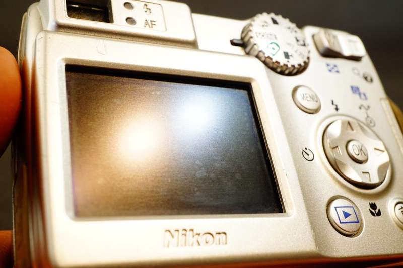 Nikon Coolpix 7600 Digital Compact Camera 7.1mp uses AA Batteries  **Good Condition**