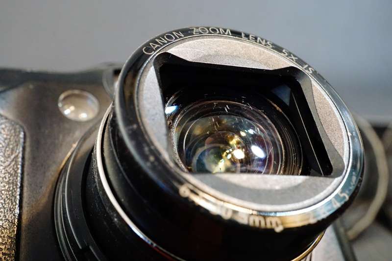 Canon Powershot G11 10MP 20X Zoom Digital Camera with Canon WP-DC34 Underwater Housing **Well Used**