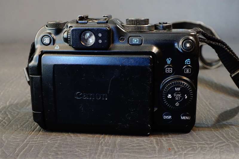 Canon Powershot G11 10MP 20X Zoom Digital Camera with Canon WP-DC34 Underwater Housing **Well Used**