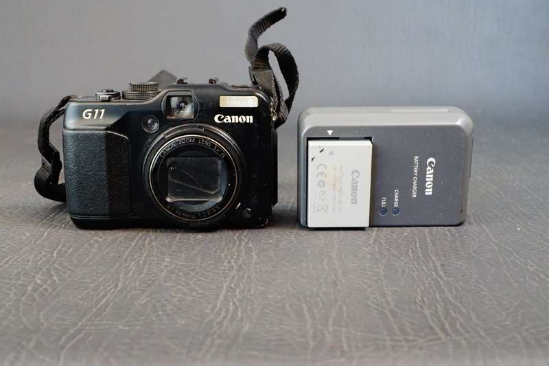 Canon Powershot G11 10MP 20X Zoom Digital Camera with Canon WP-DC34 Underwater Housing **Well Used**