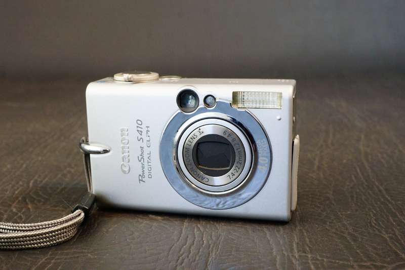 Canon PowerShot S410 4MP Digital ELPH Camera