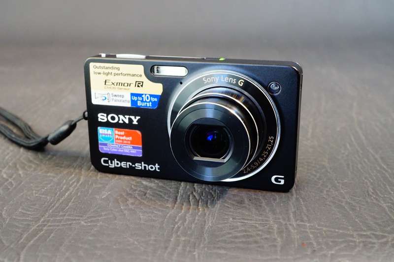 Sony Cyber Shot DSC-WX1 10.2 MP Digital Camera 5X Zoom with Original Box  **Great Condition**
