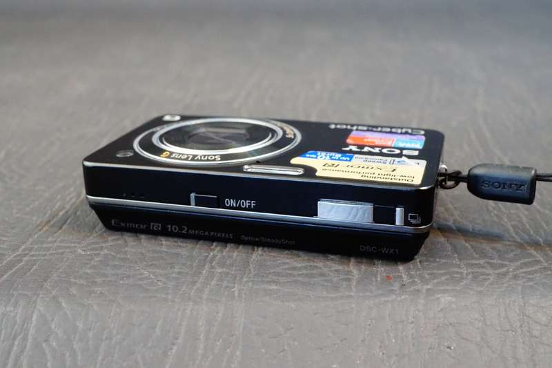 Sony Cyber Shot DSC-WX1 10.2 MP Digital Camera 5X Zoom with Original Box  **Great Condition**