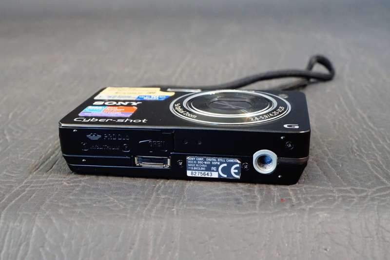 Sony Cyber Shot DSC-WX1 10.2 MP Digital Camera 5X Zoom with Original Box  **Great Condition**