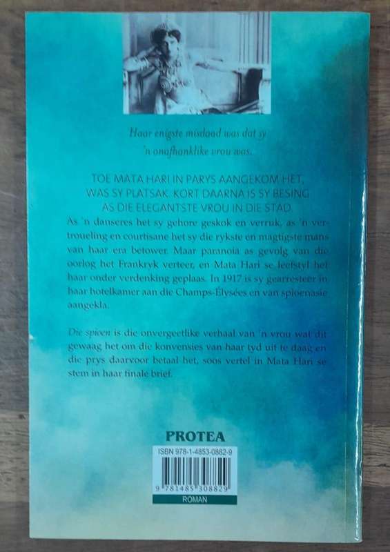 Die Spioen - Paulo Coelho (Paperback book with no dj)