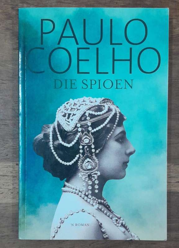 Die Spioen - Paulo Coelho (Paperback book with no dj)