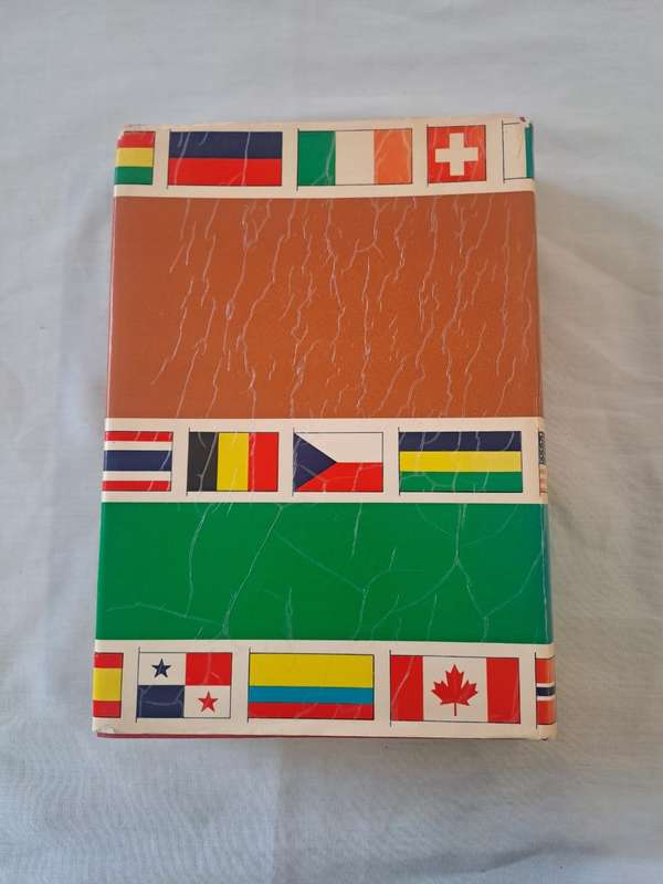Flags of the World. - E M C Barraclough (Hardcover with DJ)