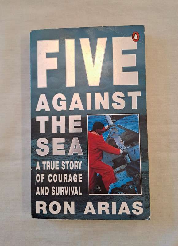 Five Against the Sea - Ron Arias (Paperback)
