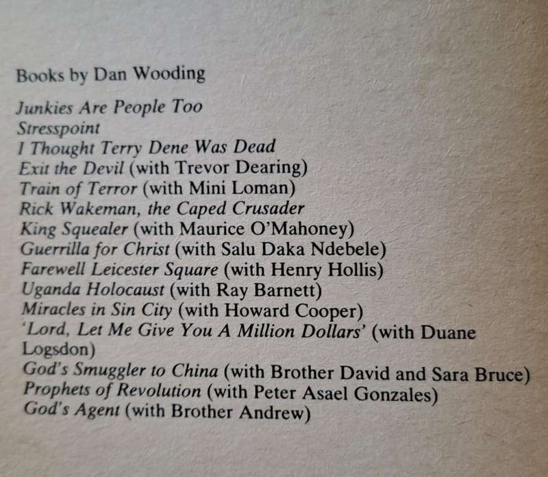 Twenty-six Lead Soldiers - Dan Wooding (Paperback with no DJ)
