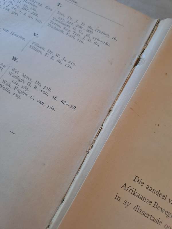Die Prosa van die Twede Afrikaanse Beweging - P. C. Schoonees (hard cover with no dj)