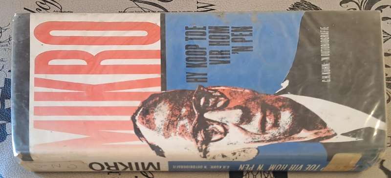 Hy koop toe vir hom n pen - Mikro (hard cover with dj)